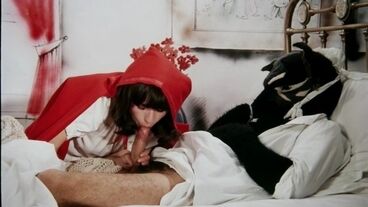 Публичный двойной минет в пьесе про Красную шапочку